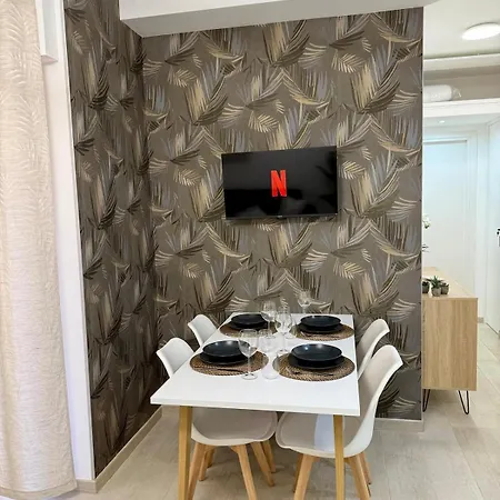 Apartament Uri House-il Tuo Rifugio Moderno A 300mt Dalla Metro C